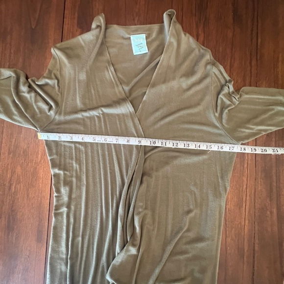 H.I.P. Women's Army Green Cardigan, Long Sleeve, Size Large - Picture 10 of 11